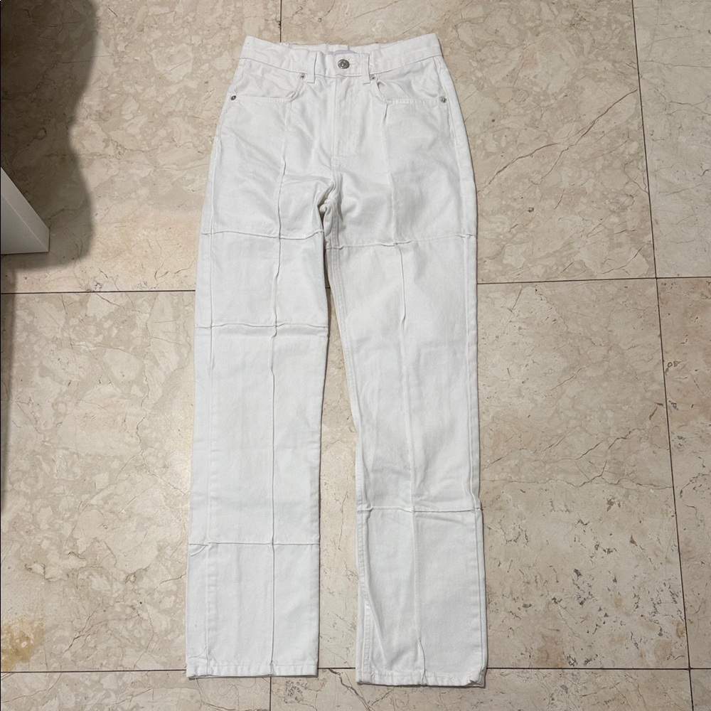 Zara Women's High Waisted Mom Straight Leg Jeans in White